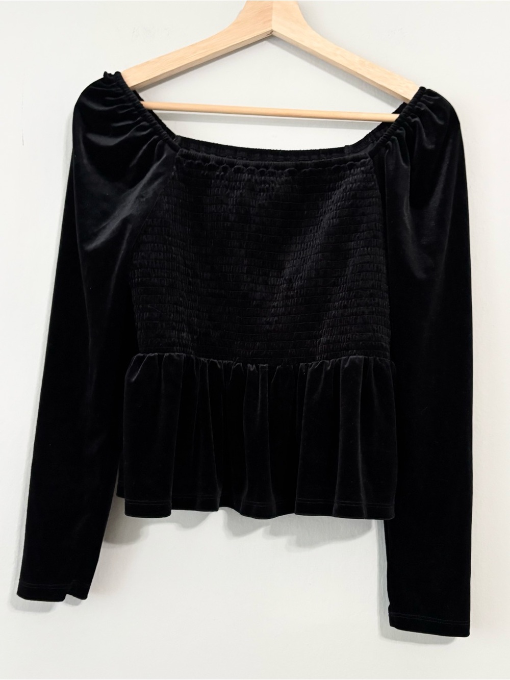 New GAP Black Velvet Babydoll Long Sleeve Scrunched Top